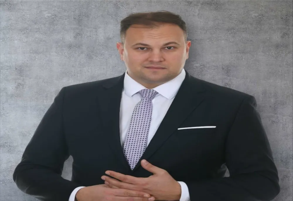 DEPUTATUL LIBERAL OCTAVIAN OPREA DESPRE BUGETARI PRINȘI CĂ ”LUCREAZĂ” CÂTE 30-40 DE ORE PE ZI: NU E O GLUMĂ. ESTE REALITATEA UNUI STAT OBEZ