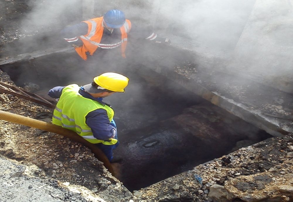 Consilier general PNL în București: E mai probabilă o alianță Firea-Ponta decât ca bucureștenii să aibă apă caldă la robinet la toamnă