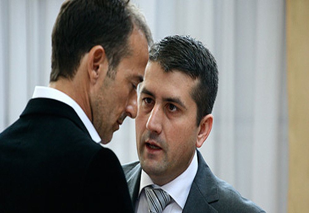 Făgădău tocmai a trântit blocuri de P+8 pe plajă la Mamaia. Legăturile financiare cu Mazăre