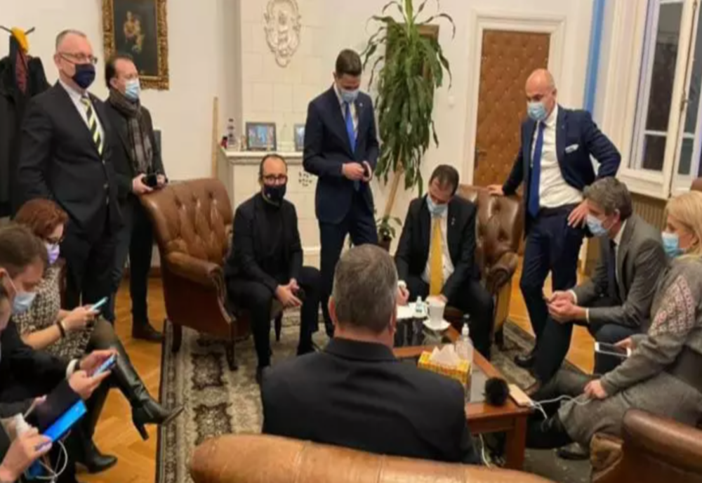 Ședință tensionată în BEX: Membrii PNL din Guvern acuză o lipsă de solidaritate