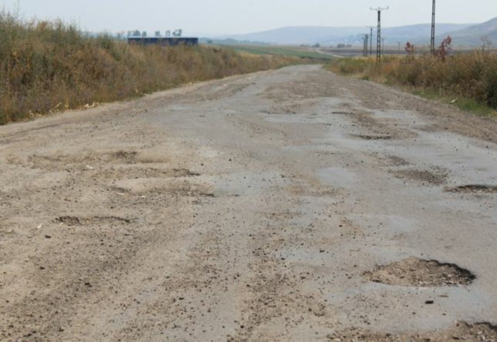 Premierul Florin Cîţu anunţă un program special de investiţii pentru infrastructura din zona rurală