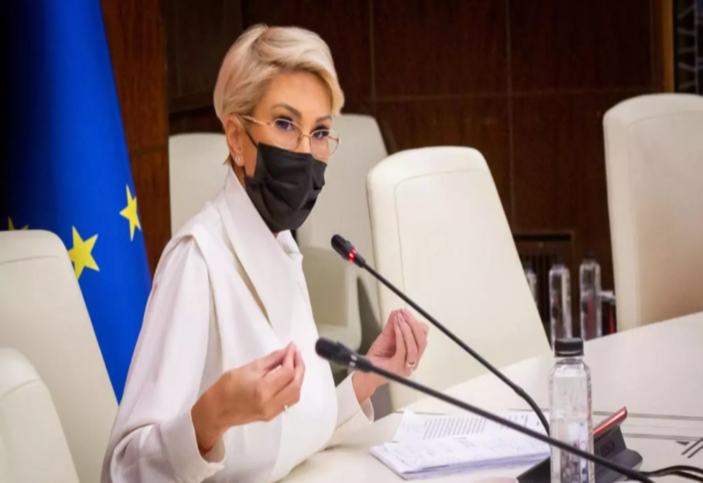 Raluca Turcan acuză PSD: „Este iresponsabil să fii la guvernare și să întreții acel fake news privind creșterea vârstei de pensionare”