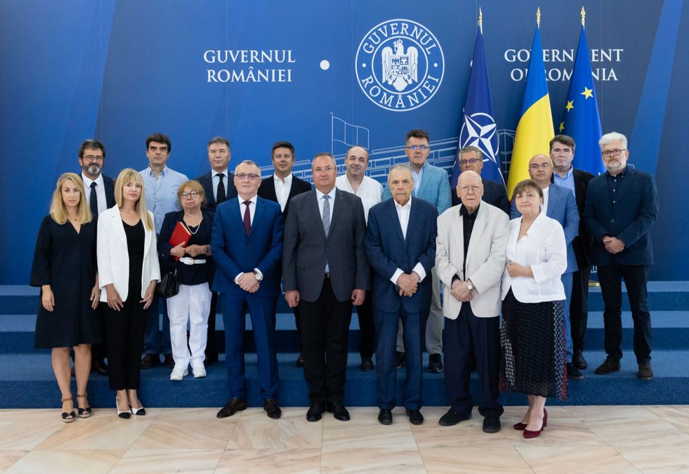 Premierul Nicolae Ciucă propune Programul „O carte pe an pentru fiecare elev”: „Dorim să încurajăm lectura, promovând autorii români”