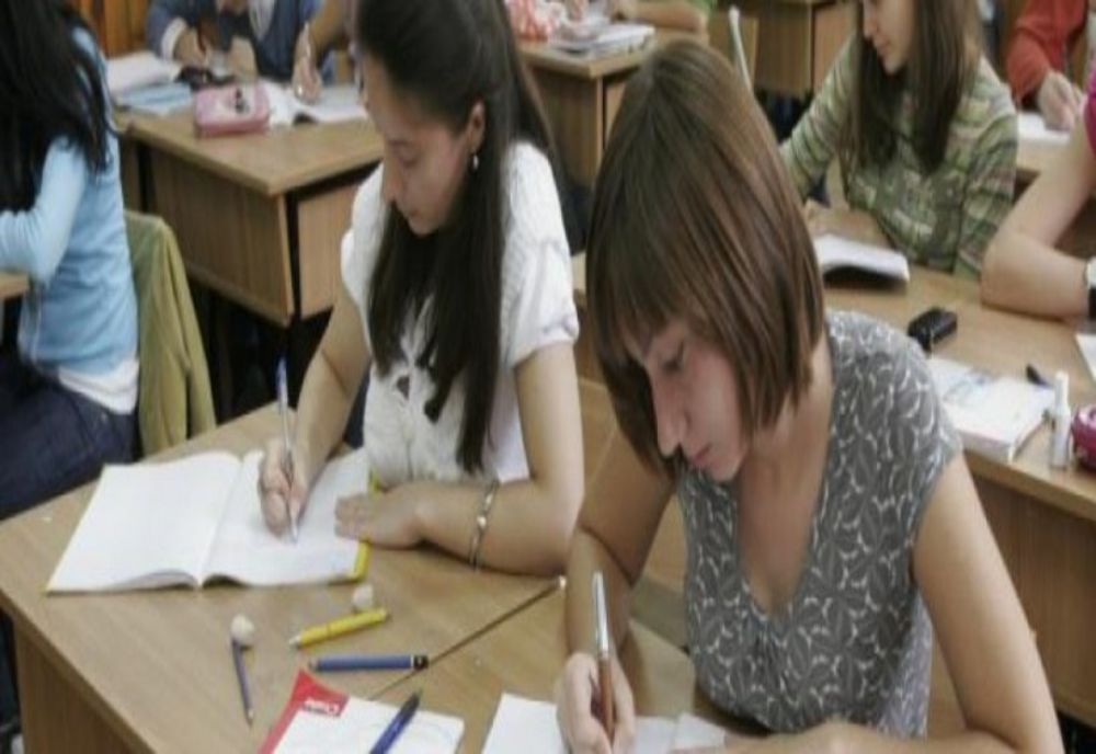 Ministerul Educației, clarificări privind acordarea burselor. Elevii care vor primi 3.000 de lei