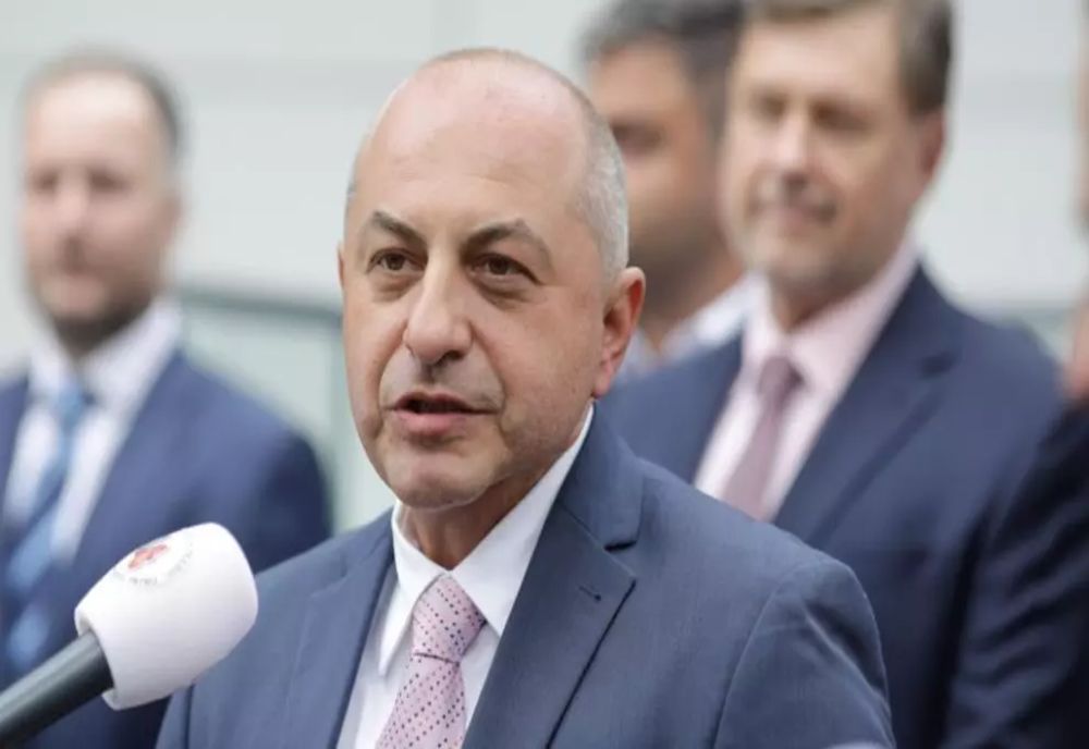 Cătălin Cîrstoiu, ironic la adresa lui Rareș Bogdan. Nici Piedone nu a scăpat de ploaia de săgeți a candidatului coaliției