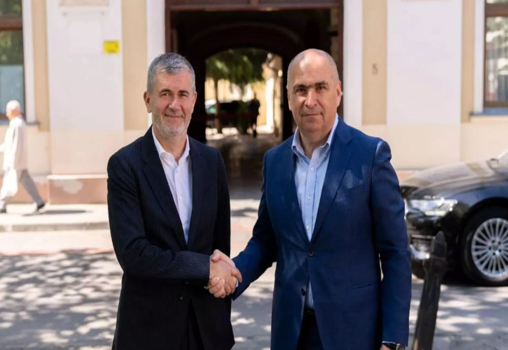 Cine este baronul PNL care l-a apărat pe Ilie Bolojan de furia românilor de la Botoșani. Valeriu Iftimie: „Aveau pietroaie în geantă”