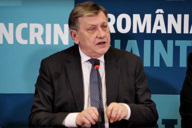 Crin Antonescu, analiză dură despre criza politică: „Lui Bolojan îi convine, Nicușor Dan n-are sentimentul că trebuie să se grăbească ”