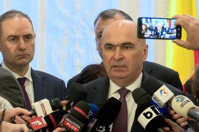 Cum vrea Bolojan să rupă mișcarea suveranistă. Încercări de apropiere de AUR