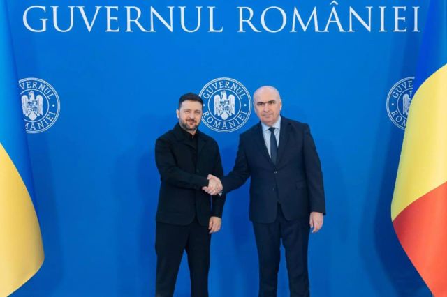 Bolojan, explicații după ce i-a ținut pe jurnaliștii români la gardul Guvernului, dar pe cei ucraineni i-a lăsat în clădire