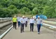 VIDEO Ministrul Mircea Fechet a efectuat o vizită de lucru la barajul Poiana Uzului pentru a se asigura că lucrările sunt în grafic