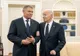 PREȘEDINTELE KLAUS IOHANNIS L-A DECORAT PE ALEJANDRO MAYORKAS, OFICIALUL AMERICAN CARE A SUSȚINUT RIDICAREA VIZELOR PENTRU ROMÂNI