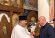 Premierul Ilie Bolojan a fost la biserica din Sînmartin, în noaptea de Înviere - FOTO GALERIE